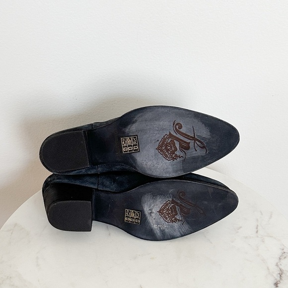 NEW Free People Charm Double-V Ankle Bootie in Navy Suede Size 8 US 38 EU - Picture 8 of 8